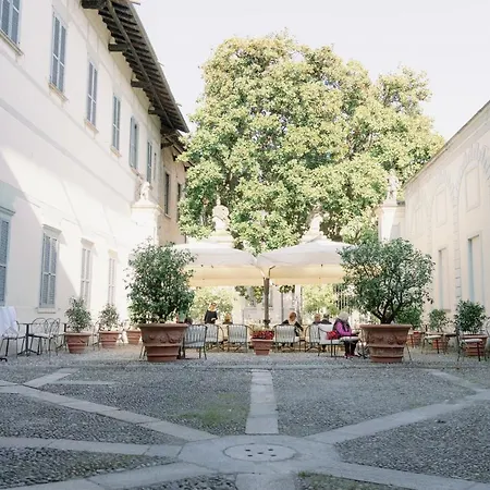 Caffe Delle Rose Les بيت ضيافة