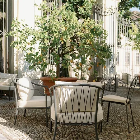 Guest house Caffe Delle Rose Les 4*